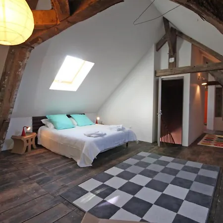 Holiday home Grande Maison Avec Piscine Couverte, Flipper Et Charme Industriel En Pleine Campagne - Fr-1-497-46