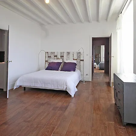 Maison Spacieuse Avec Piscine Couverte Et Wifi A - Fr-1-497-46
