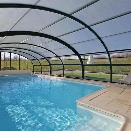 Maison Spacieuse Avec Piscine Couverte Et Wifi A - Fr-1-497-46 * Laleu (Orne)