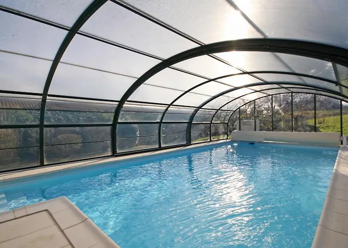 Maison Spacieuse Avec Piscine Couverte Et Wifi A - Fr-1-497-46