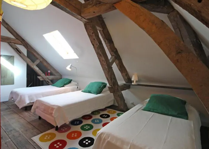 Maison Spacieuse Avec Piscine Couverte Et Wifi A - Fr-1-497-46 *