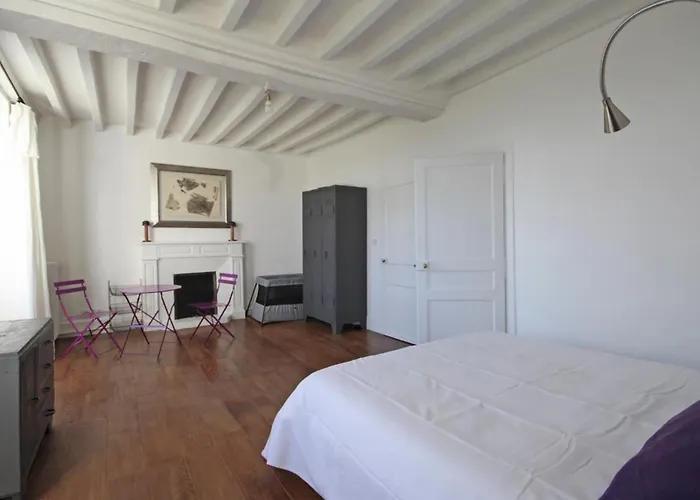 Maison Spacieuse Avec Piscine Couverte Et Wifi A - Fr-1-497-46 Laleu (Orne)