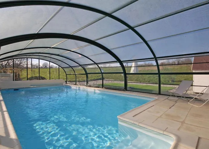 Maison Spacieuse Avec Piscine Couverte Et Wifi A - Fr-1-497-46 * Laleu (Orne)