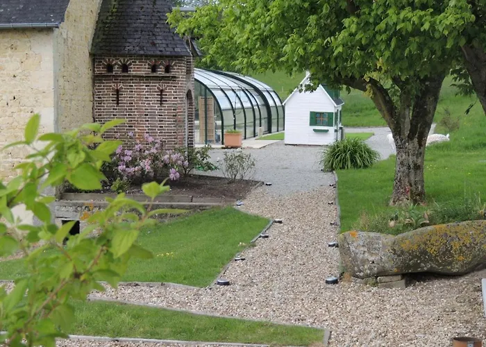 Maison Spacieuse Avec Piscine Couverte Et Wifi A - Fr-1-497-46 *